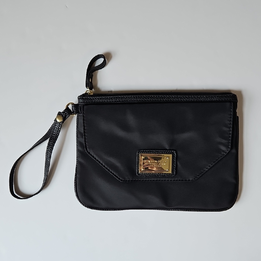 Laundry Shelli Segal Wristlet Black Nylon Zip Open Magnetic Flap Night Out